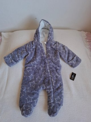 Buzo de Bebé Gris con Estampado de Estrellas
