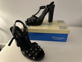 Sandalias de tacón negras Marypaz