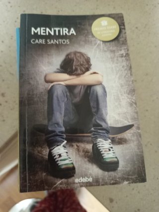 Libros varios de lectura infantil y juvenil.