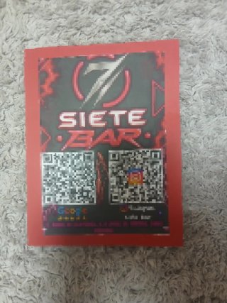 Tarjeta reseña personalizada de Siete Bar