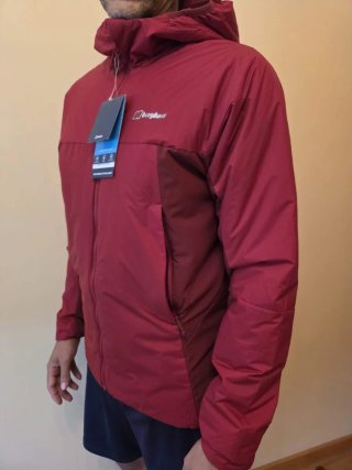 Abrigo de montaña Berghaus rojo