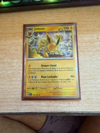 Carta Pokémon Jolteon 135/165