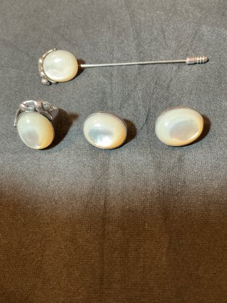 Conjunto de Anillo, Pendientes y Alfiler Plata.