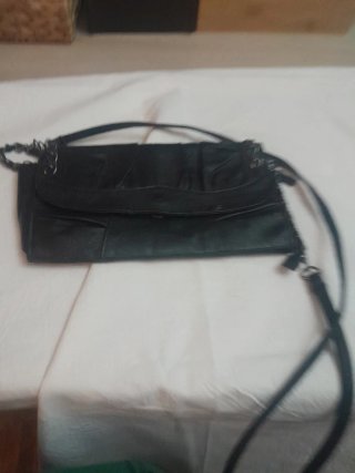 Bolso Negro con Compartimentos