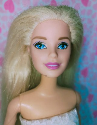 Barbie Novia