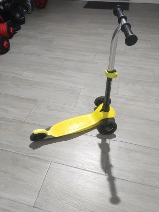 Patinete Decathlon Amarillo
