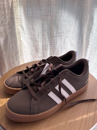 Zapatillas Adidas Marrones