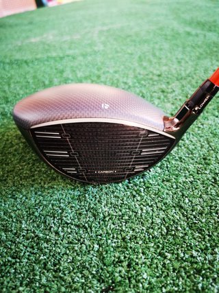 Driver TaylorMade Qi35 10.5 con varilla Tour AD DI