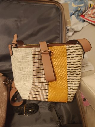 Bolso de mano con diseño trenzado