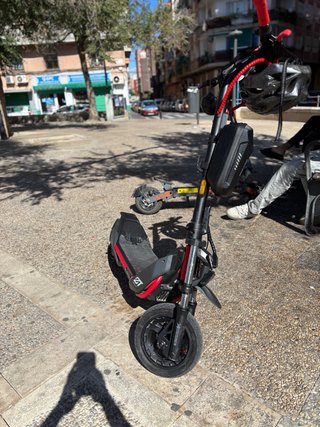 Patinete Eléctrico Negro y Rojo SEGWAY