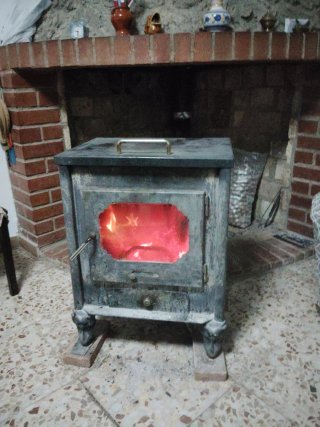 Estufa de Leña Metálica