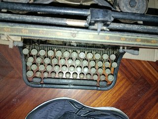 Máquina de escribir antigua Continental