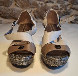 Sandalias con tacón Adolfo Dominguez