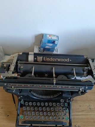 Máquina de escribir antigua Underwood