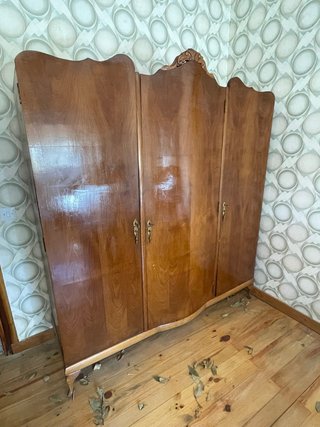 Armario Antiguo de Madera