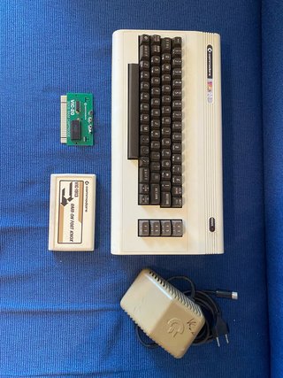 Commodore VIC 20 NTSC con accessori
