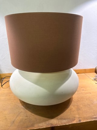 Lámpara de mesa cerámica grande