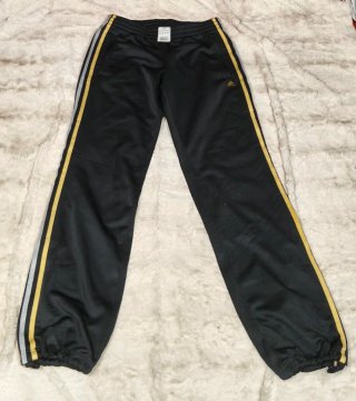 Pantalón Adidas Negro con Bandas doradas y platead