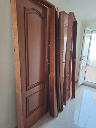 Conjunto de puertas de madera