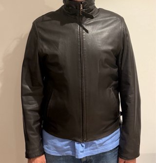 Chaqueta de piel negra