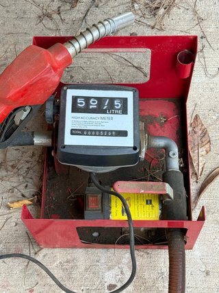Bomba Surtidora de Combustible con Medidor