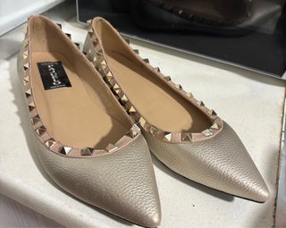 Zapatos Pajuelo Dorados Talla 40