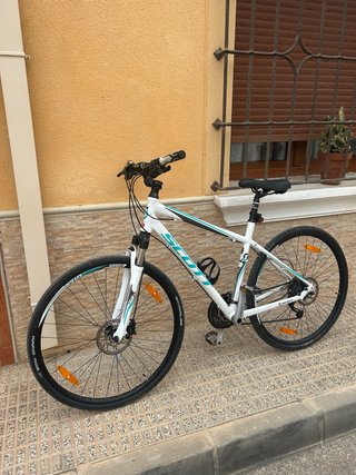 Bicicleta Scott Blanca y Turquesa