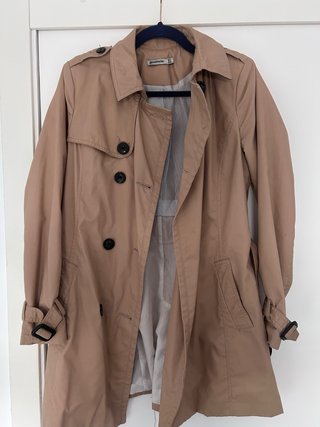 Gabardina Stradivarius Beige Talla S