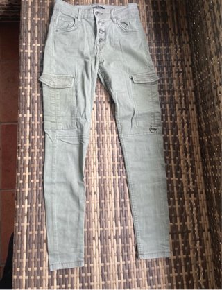Pantalón Pitillo Verde Estilo Cargo