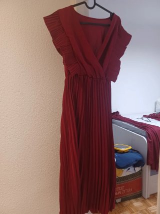 Vestido de fiesta midi plisado