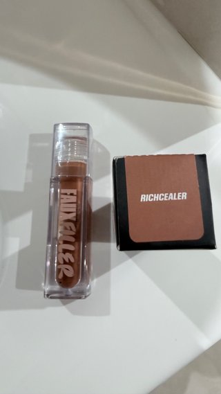 Huda Beauty Faux Filler Gloss Richcealer