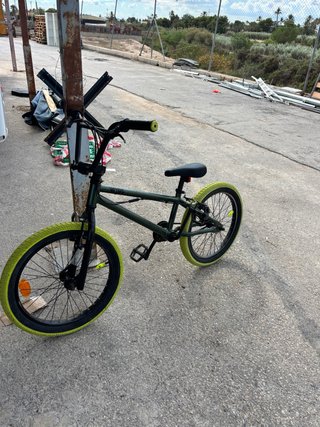 Bicicleta BMX Verde