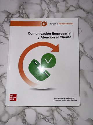 Comunicación empresarial y atención al cliente,...