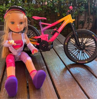 Muñeca Nancy con Bicicleta