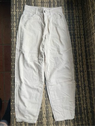 Pantalón de pana beige