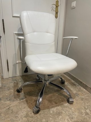 Silla de escritorio blanca