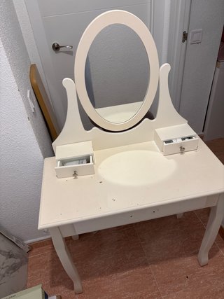 Tocador Blanco con Espejo falta lipiarlo