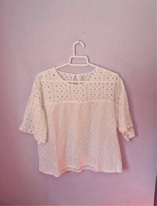 Blusa blanca de encaje
