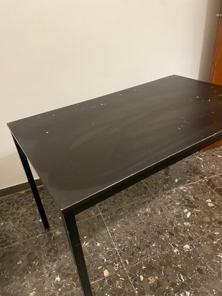 Mesa de comedor negra