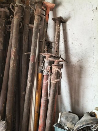 Lote de 25 puntales de obra