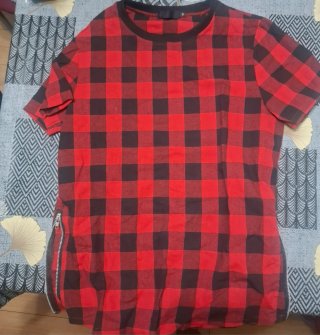 Camiseta de Cuadros Roja y Negra