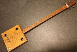 Cigar box guitar 4 corde
