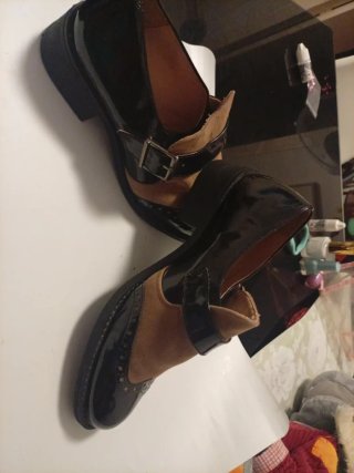 Mocasines bicolor con hebilla