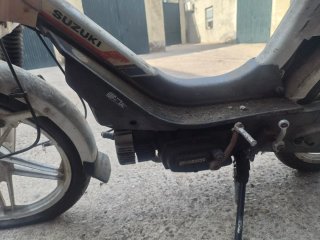 Ciclomotor Suzuki Antiguo