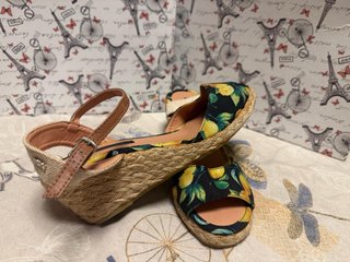 Sandalias de cuña Mustang