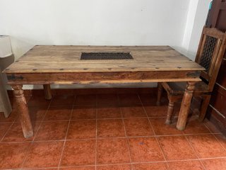 Mesa de Roble Medieval y 6 Sillas a juego