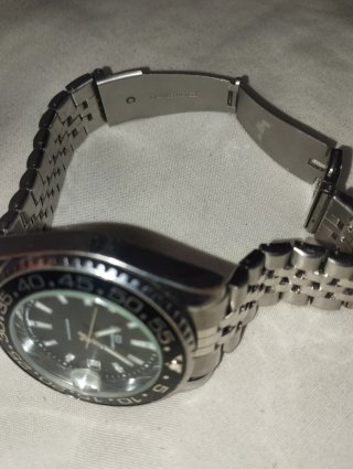 Reloj de pulsera plateado