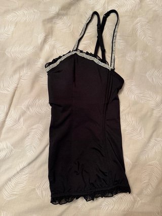 Corsé negro con detalles brillantes