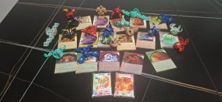 Lote 18 Bakugan con 16 Cartas- 2 Cromos (2009-2011