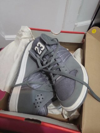 Zapatillas Jordan Grises
